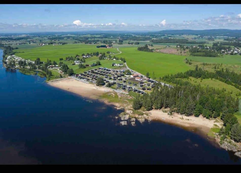 Attraktiv & Smart Funkishytte Pa Nes Strandhager. Årnes Exterior foto